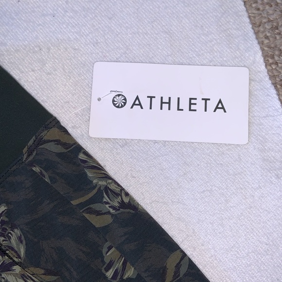 ATHLETA Trekkie North floral print shorts mid rise hiking athletic fabric green - Picture 3 of 13